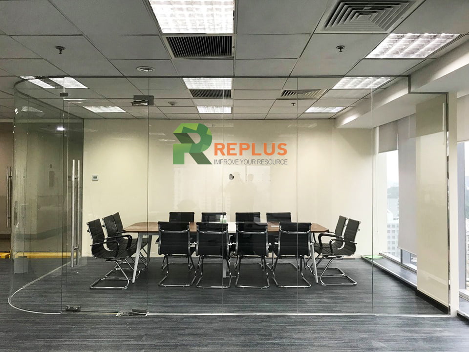 Thiết kế phòng họp văn phòng công ty đầy đủ trang thiết bị