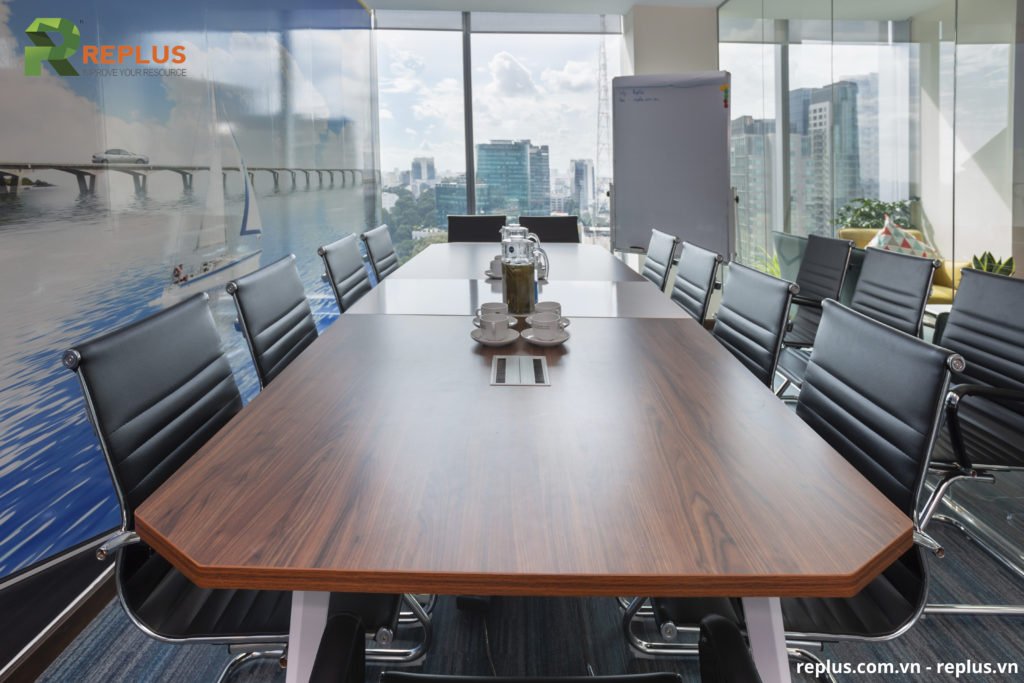 Phòng họp tiếng Anh là gì? Các mẫu câu thường dùng khi họp