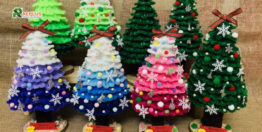 25+ Tips trang trí Noel văn phòng ghi đậm dấu ấn lễ hội 9 Cây thông kẽm nhung