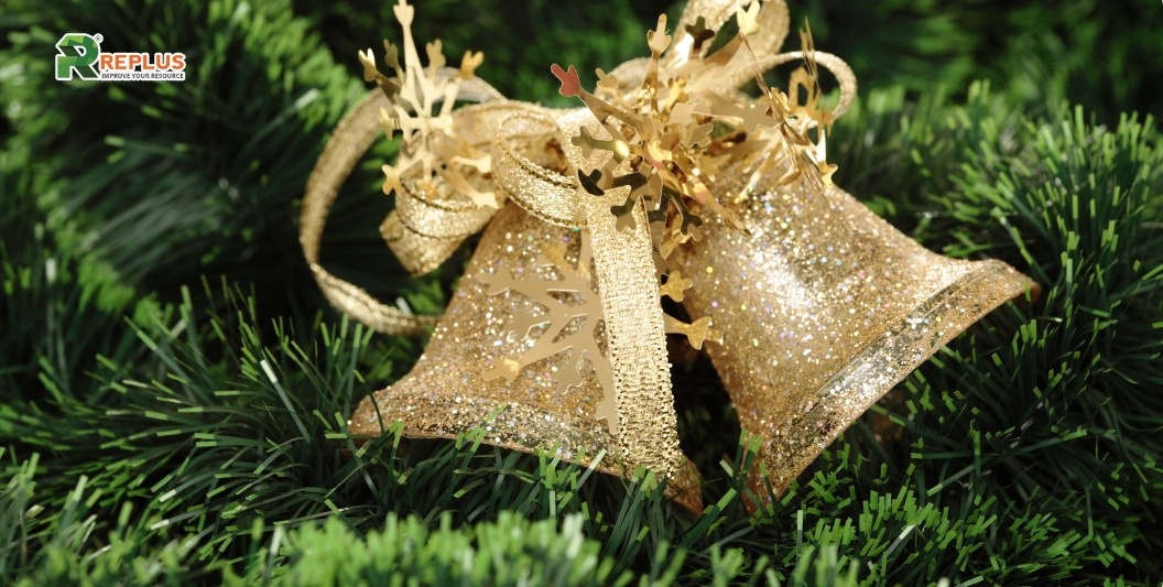 25+ Tips trang trí Noel văn phòng ghi đậm dấu ấn lễ hội 4 Chuông Giáng sinh