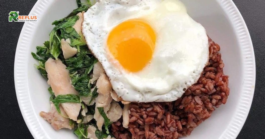 cơm ức gà luộc