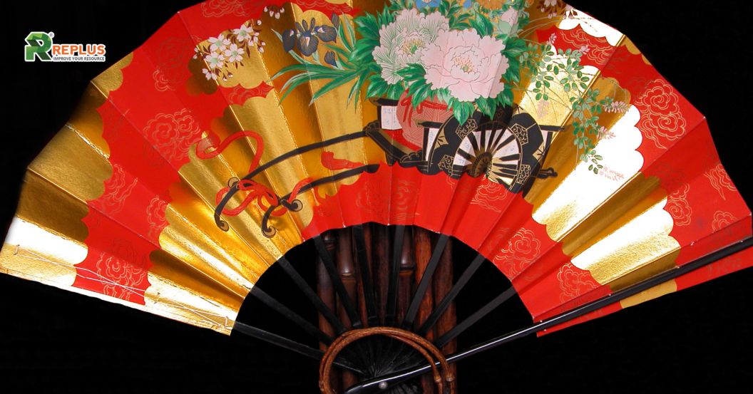 Gợi ý 10+ món đồ trang trí Tết tạo sắc xuân rực rỡ năm 2025 11 Bộ Trang trí Tết bằng quạt giấy