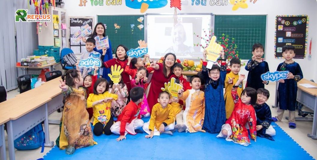 Top 12+ cách trang trí bảng ngày Tết nguyên Đán đẹp lung linh 1 Ý nghĩa của việc trang trí bảng ngày Tết Nguyên Đán