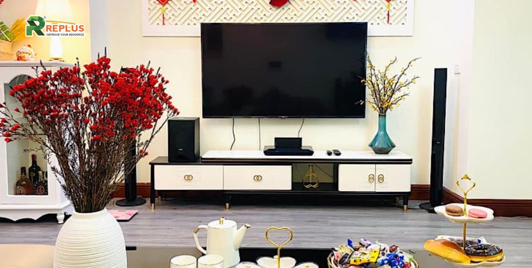 10+ ý tưởng trang trí Tết 2024 hiện đại nhưng vẫn cổ truyền 6 Trang trí bàn tiếp khách