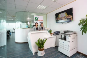 Replus có lễ tân tiếp nhận thư từ tại địa điểm
