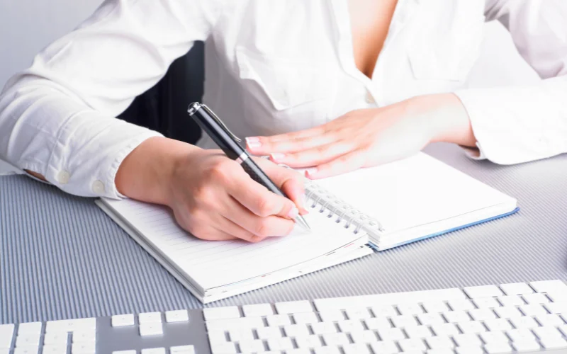 Assistant là gì? Tìm hiểu công việc và các vị trí trợ lý phổ biến trong doanh nghiệp 3 Công việc Assistant đảm nhiệm