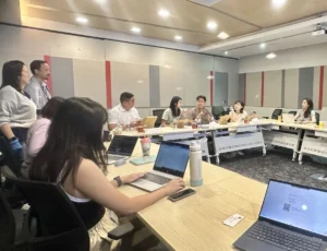 Mẫu biên bản cuộc họp: tải file Word và hướng dẫn ghi 2 Cách ghi biên bản cuộc họp rõ ràng và dễ theo dõi