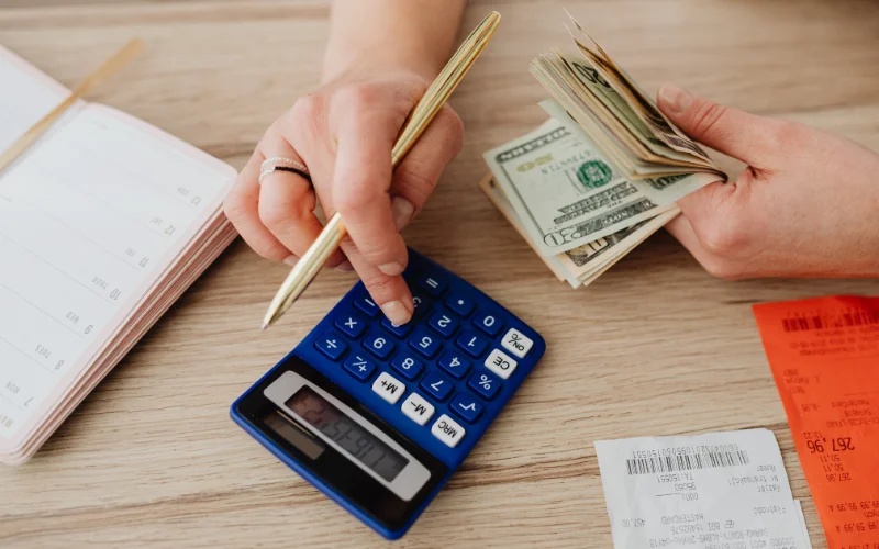 Kỹ năng sống là gì? 10 kỹ năng cần thiết trong cuộc sống 3 Quản lý chi tiêu cá nhân